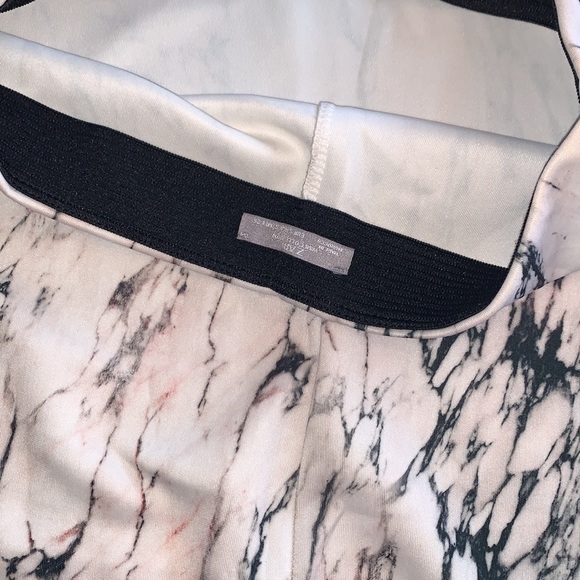 Marble like pencil white skirt - Picture 13 of 13